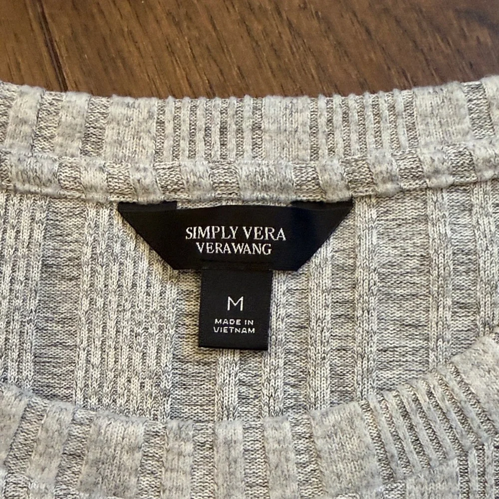 Simply Vera Wang Cozy Cream Knit Sweater Size Medium - C14-007